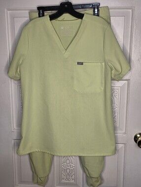 Figs Lime Scrub Top and Jogger Set Size Top L Bottom L/P